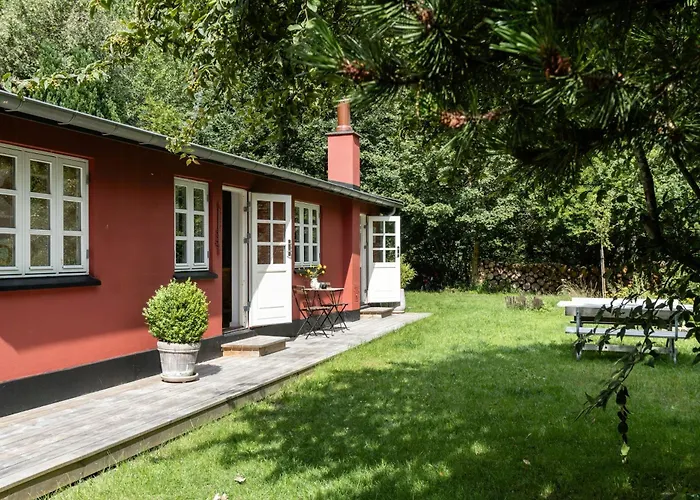 Hébergement de vacances Romantic Amidst Tall Woodland Trees